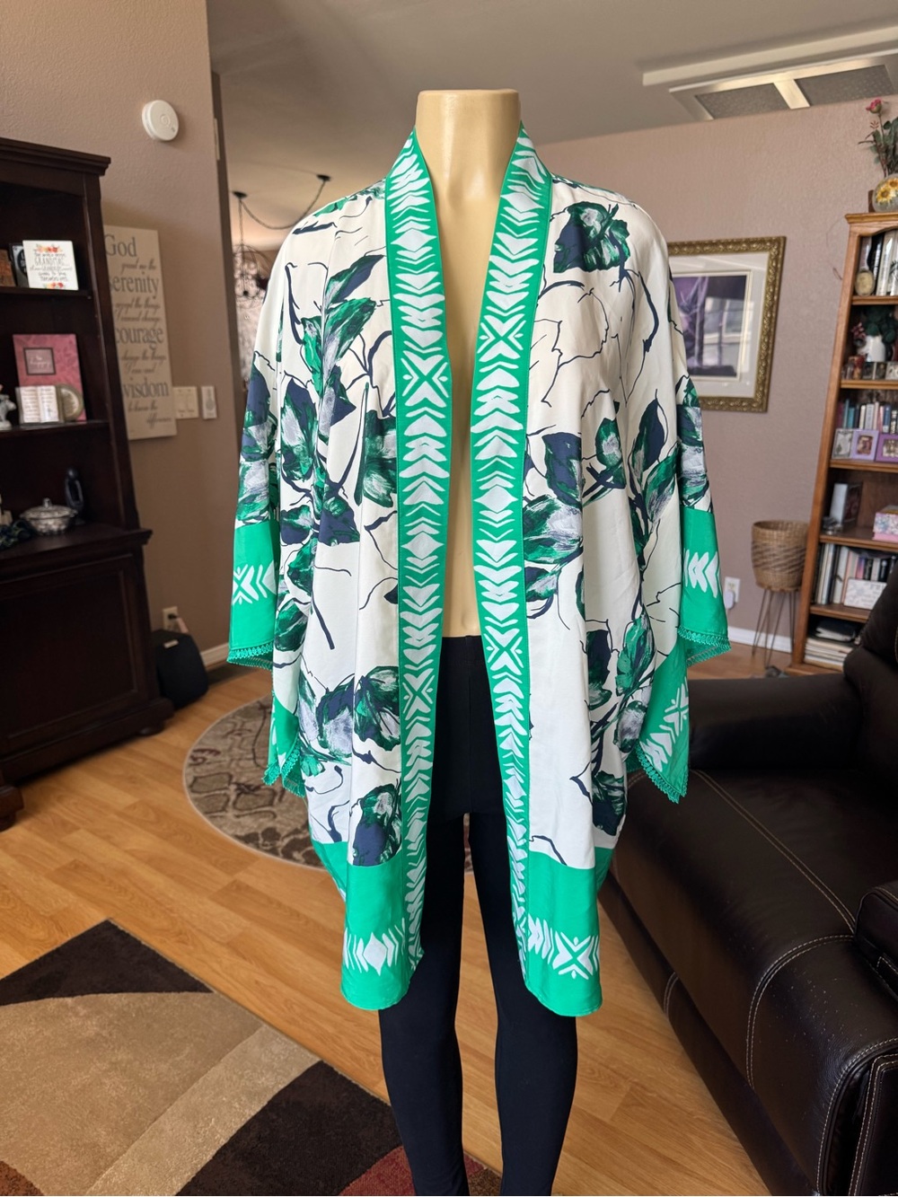 Alfani white & green short sleeves silky kimono cardigan-size L/XL